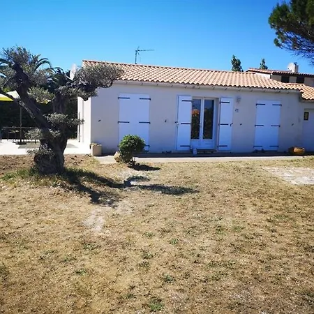 Holiday home Maison Calme Avec Jardin, Proche Plages Et Centre, 2 Chambres, 4 Couchages, Menage Inclus - Fr-1-246a-163